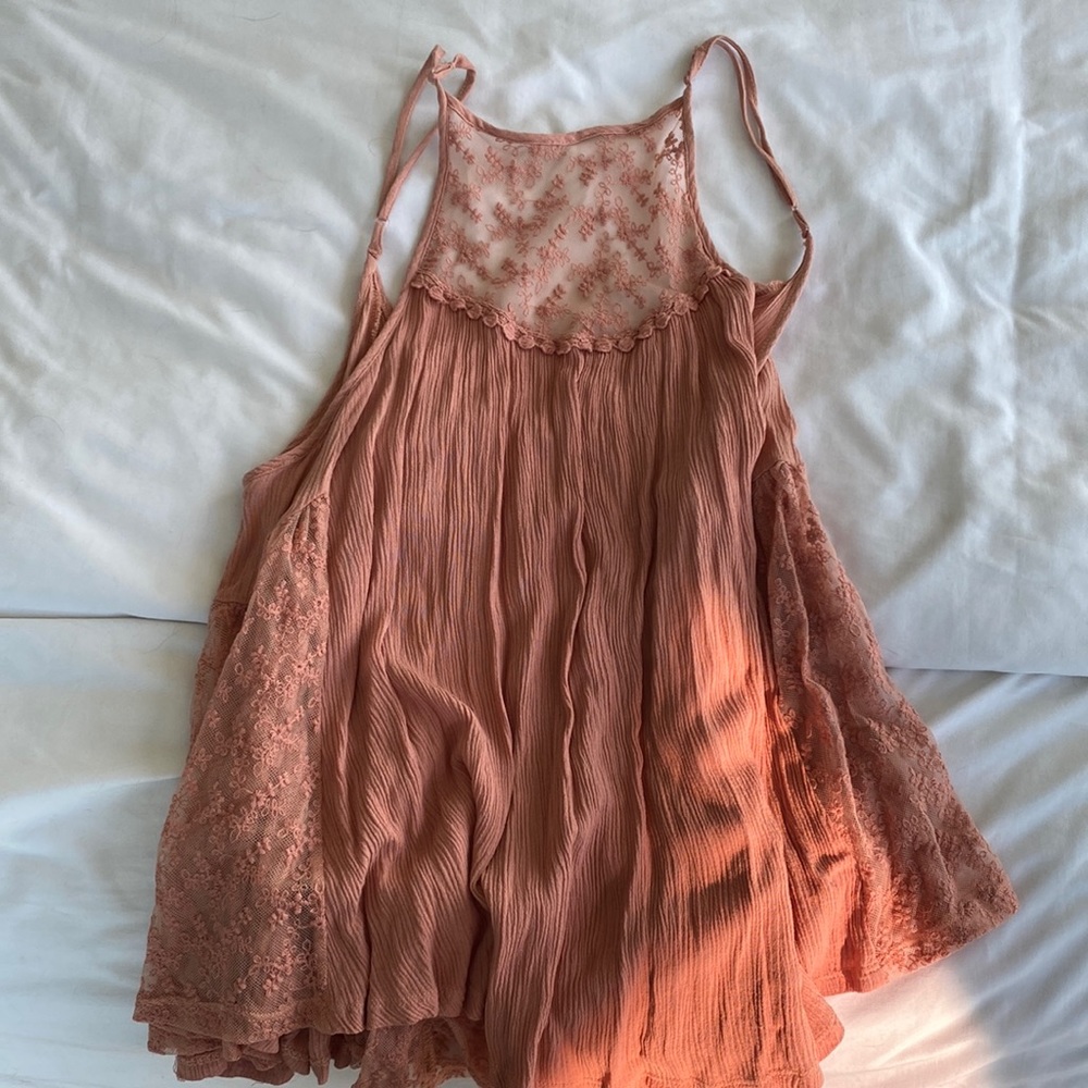 Backless pink lace blouse